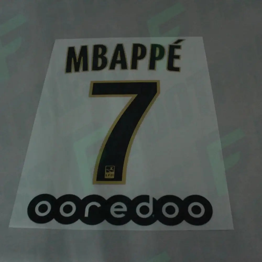 Flocado Oficial - Paris Saint-Germain, Mbappé, 2018/2019, Visitante, Negro/Oro (PSG)