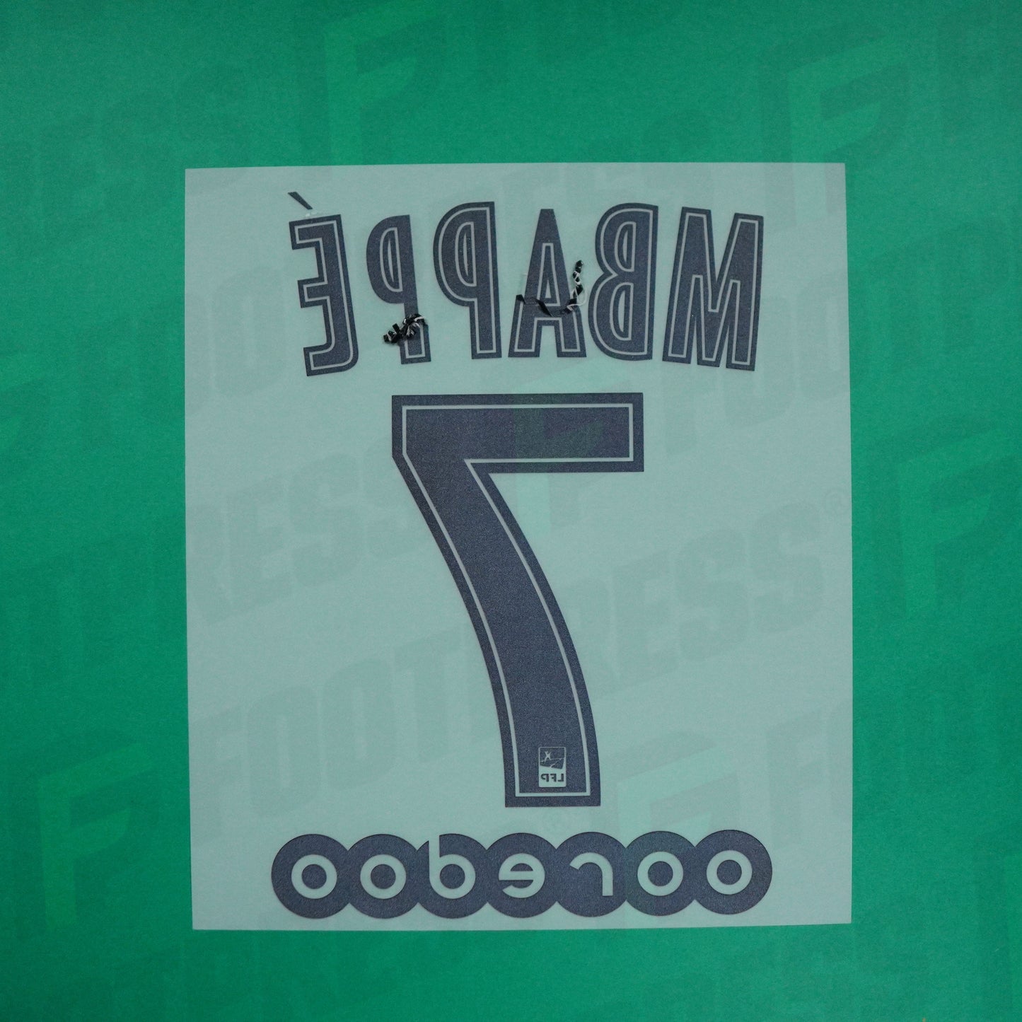 Flocage Officiel - Paris Saint-Germain ENFANT, "Mbappé lettres "A" et "P" endommagées", 2019/2020, Away JUNIOR, Noir