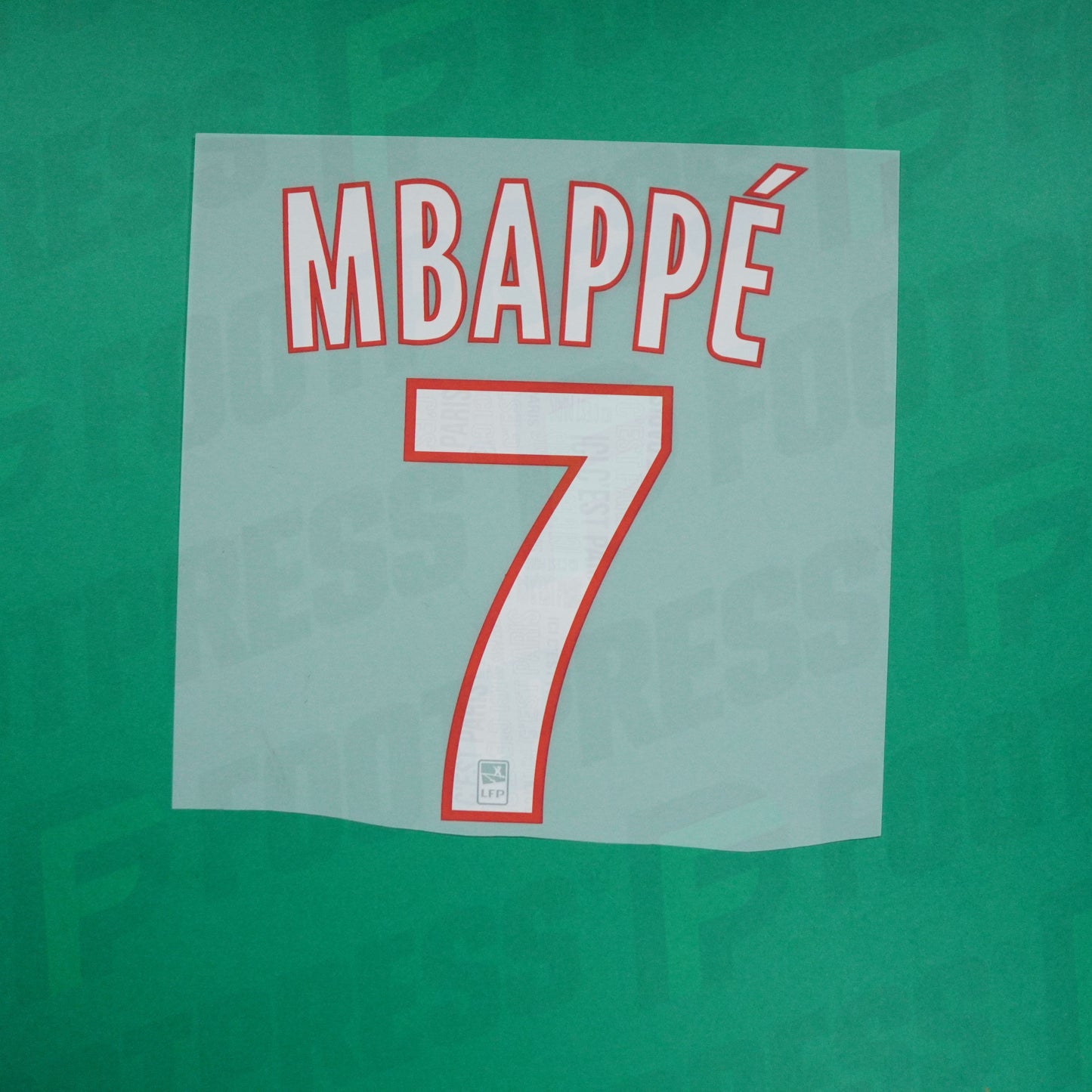 Flocage Officiel - Paris Saint-Germain ENFANT, Mbappé (Manque l'ooredoo) , 2019/2020, Home/Fourth JUNIOR, Blanc