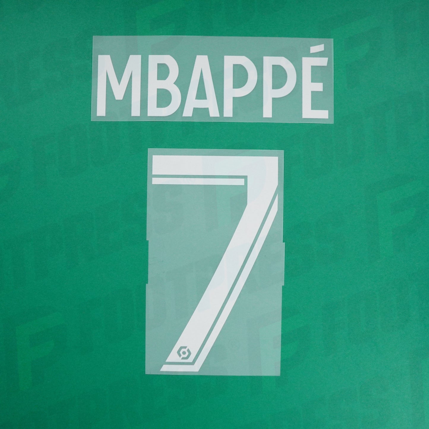 Flocado Oficial - Paris Saint-Germain, Mbappé, 2022/2023, Local Ligue 1, Blanco (PSG)