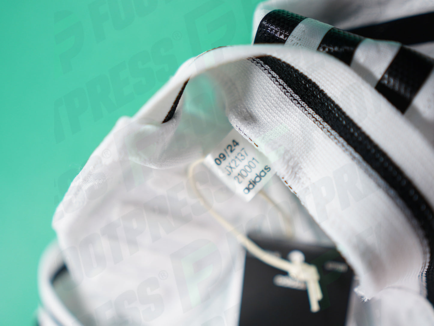 Maillot Officiel - Real Madrid, 2024/2025, Home, Player Boutique, (M), Flocage Mbappé, Patchs Champions League Titleholder 15 + Foundation, BNWT