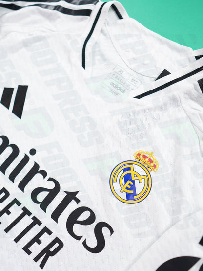 Maillot Officiel - Real Madrid, 2024/2025, Home, Player Boutique, (XL), Flocage Mbappé, Patchs Champions League Titleholder 15 + Foundation, BNWT