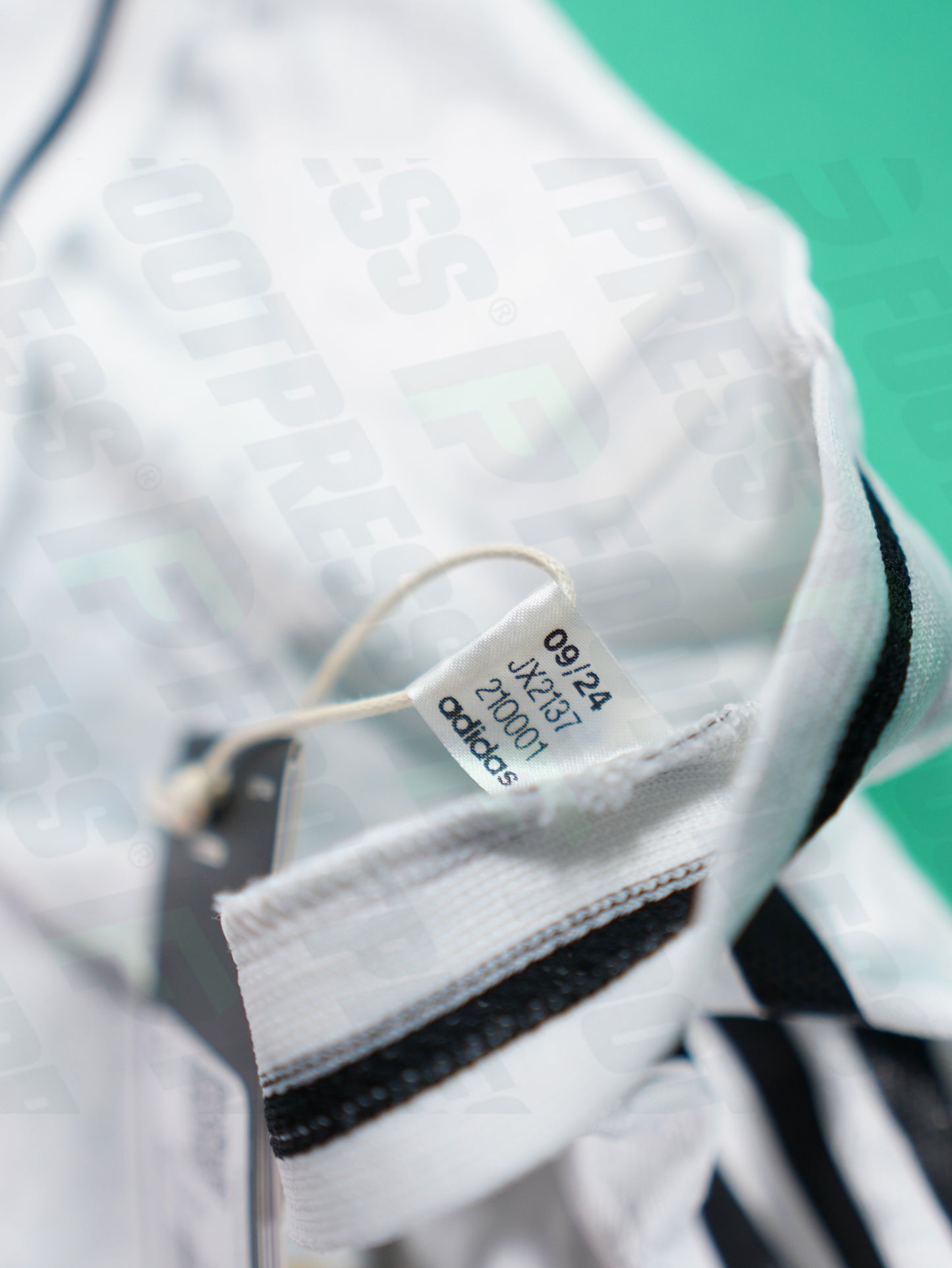 Maillot Officiel - Real Madrid, 2024/2025, Home, Player Boutique, (XL), Flocage Mbappé, Patchs Champions League Titleholder 15 + Foundation, BNWT