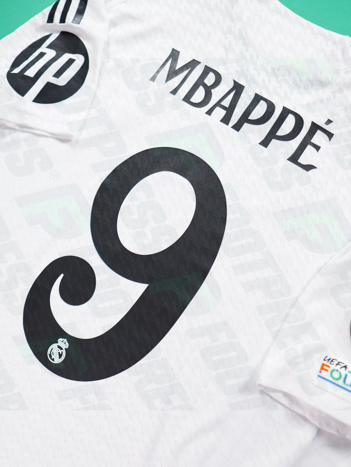 Maillot Officiel - Real Madrid, 2024/2025, Home, Player Boutique, (XL), Flocage Mbappé, Patchs Champions League Titleholder 15 + Foundation, BNWT
