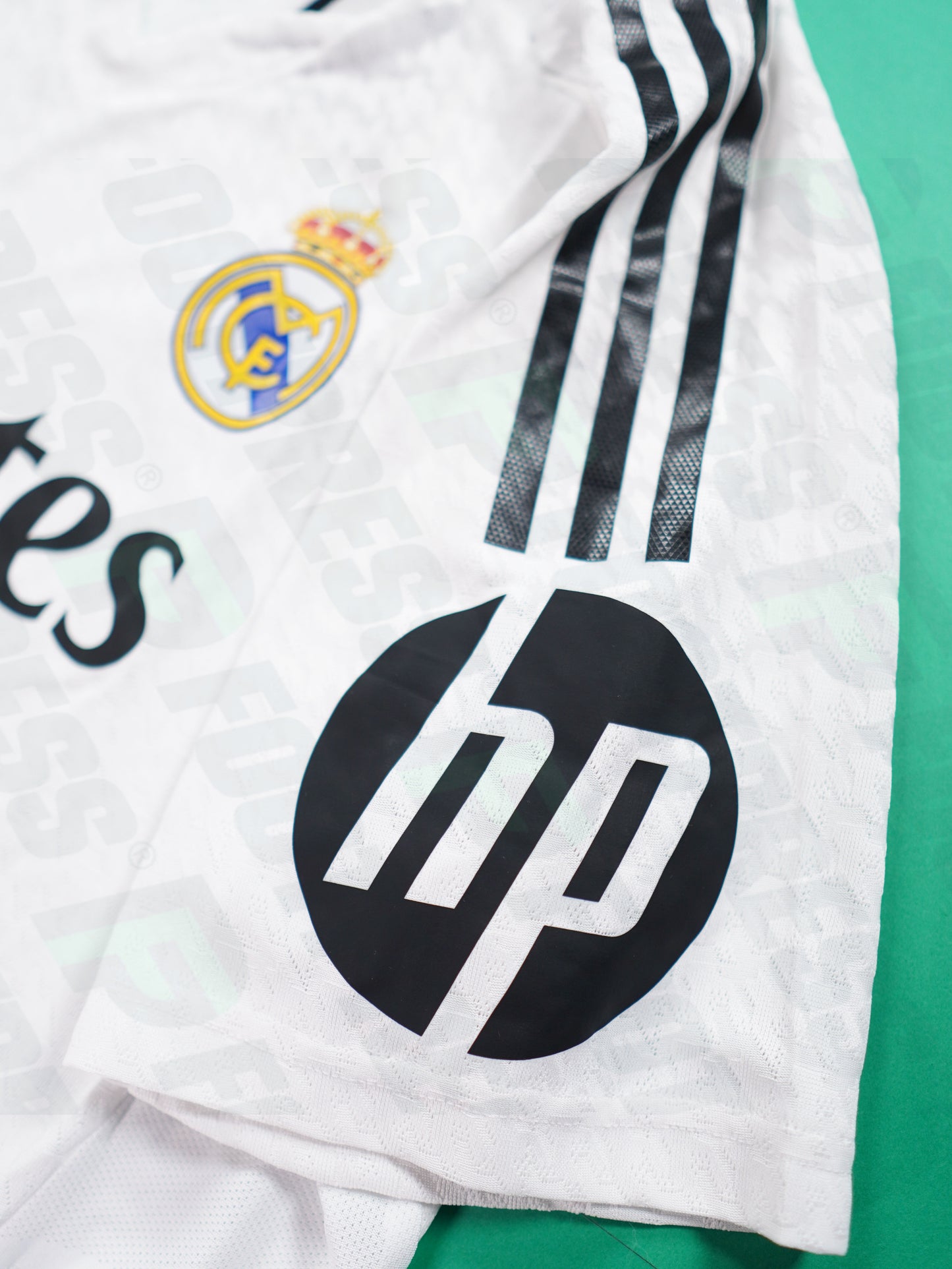 Maillot Officiel - Real Madrid, 2024/2025, Home, Player Boutique, (L), Flocage Mbappé, Patchs Champions League Titleholder 15 + Foundation, BNWT