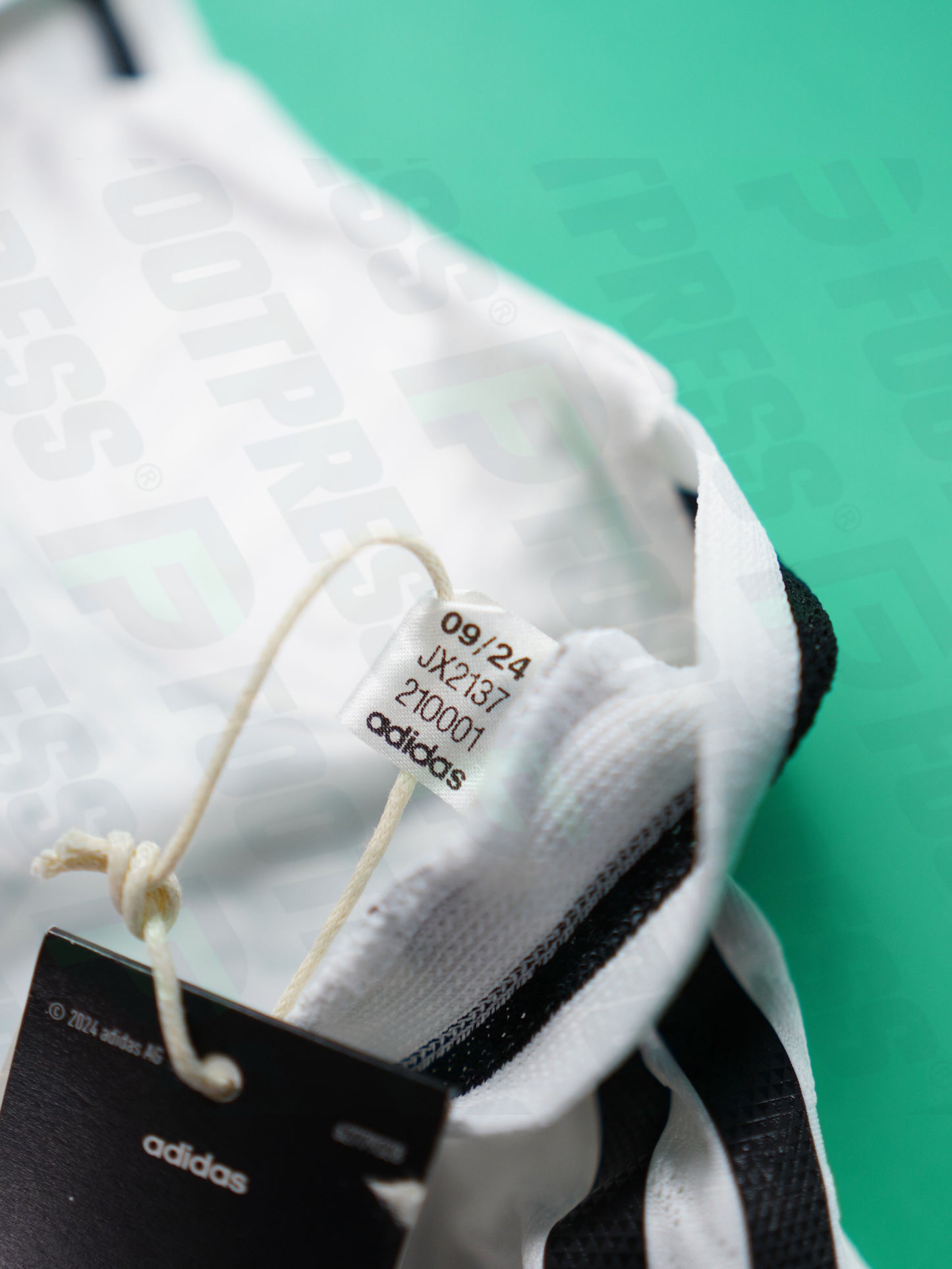 Maillot Officiel - Real Madrid, 2024/2025, Home, Player Boutique, (L), Flocage Mbappé, Patchs Champions League Titleholder 15 + Foundation, BNWT