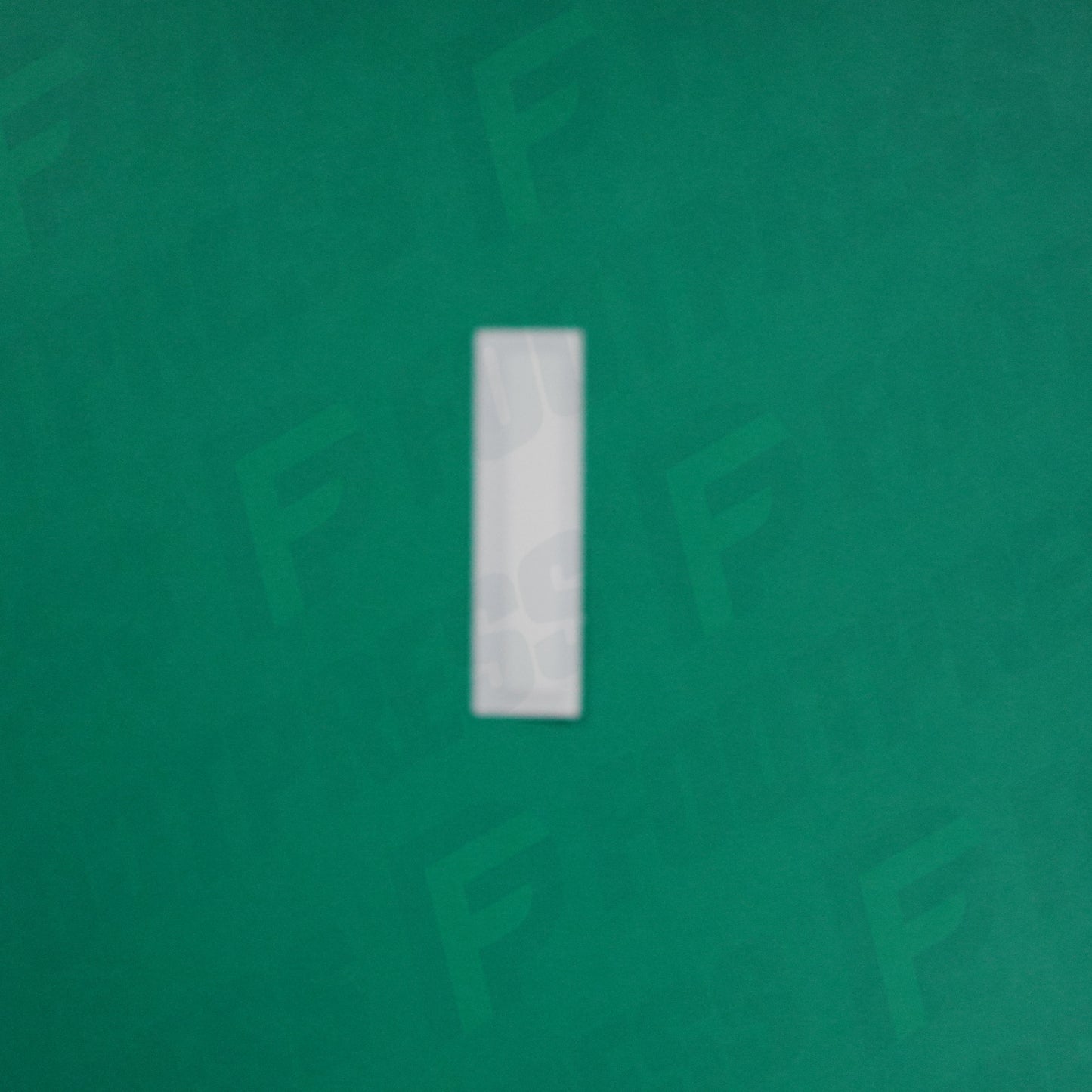 Flocage Officiel -	Lettres Grandes épaisses, Blanc / Noir (face arrière noire)