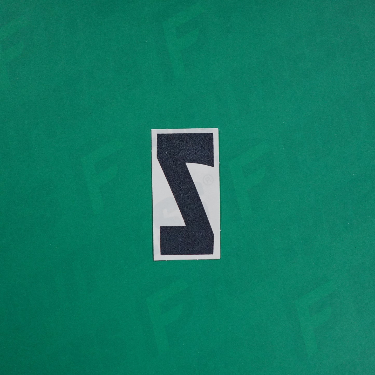 Flocage Officiel -	Lettres Grandes épaisses, Blanc / Noir (face arrière noire)