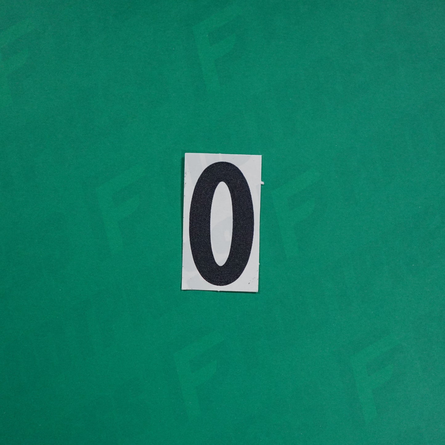 Flocage Officiel -	Lettres petites fines, Blanc / Noir (face arrière noire)