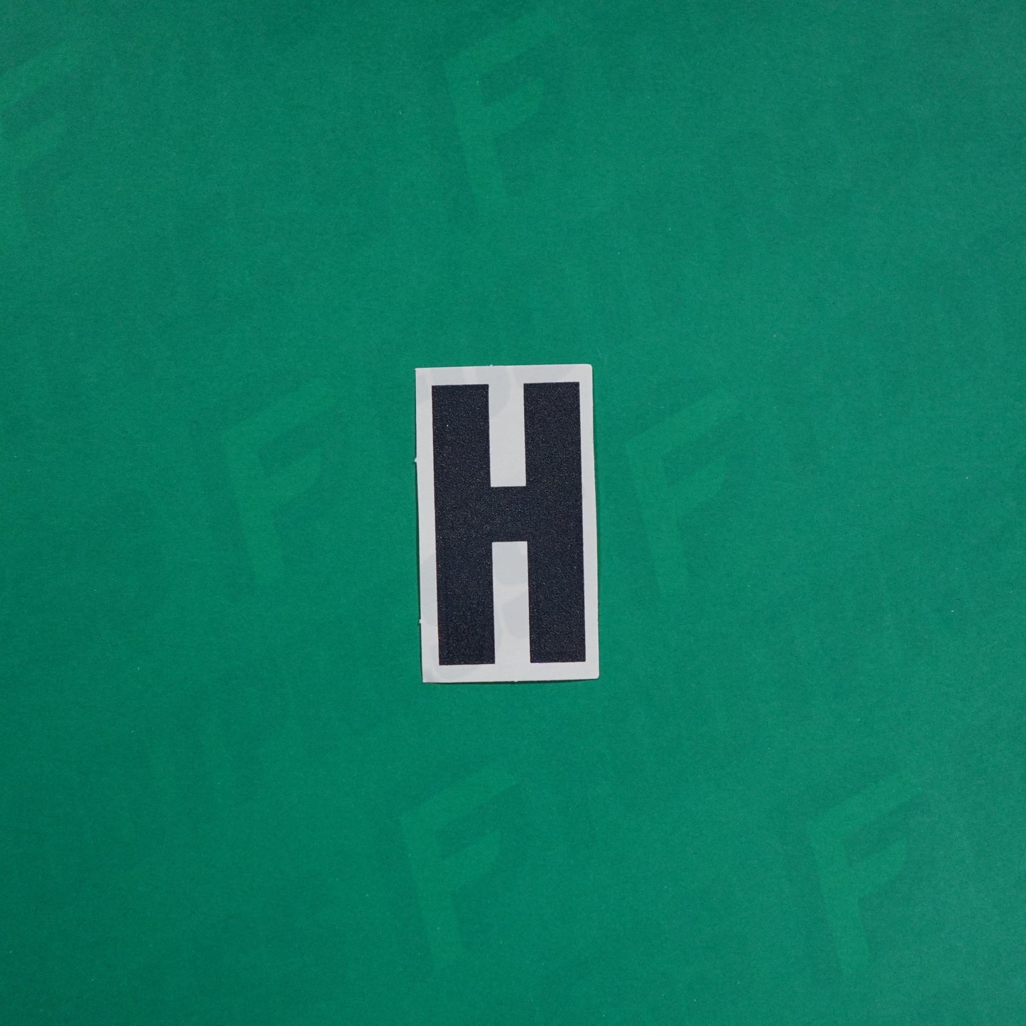 Flocage Officiel -	Lettres petites fines, Blanc / Noir (face arrière noire)