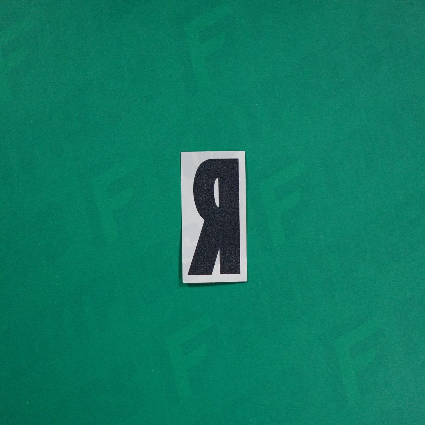 Flocage Officiel -	Lettres petites fines, Blanc / Noir (face arrière noire)