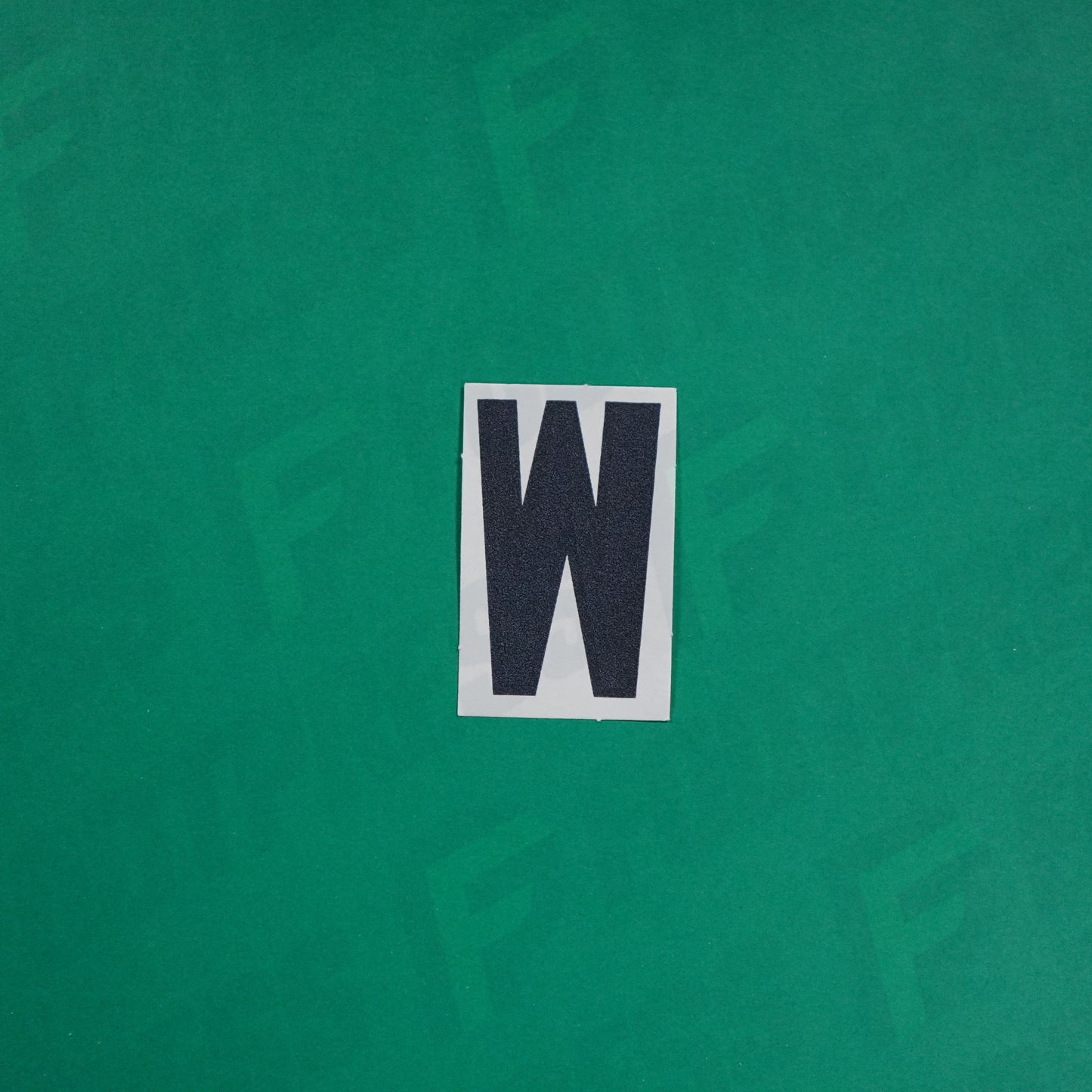 Flocage Officiel -	Lettres petites fines, Blanc / Noir (face arrière noire)