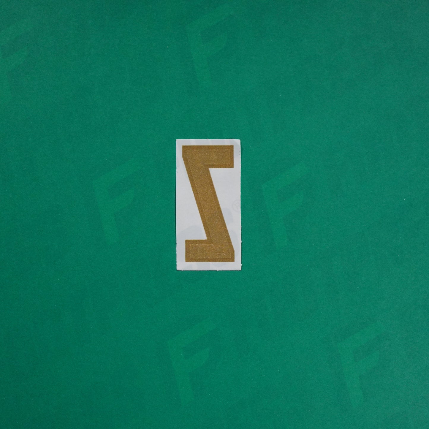 Flocage Officiel -	Lettres petites fines, Blanc / Doré (face arrière doré)