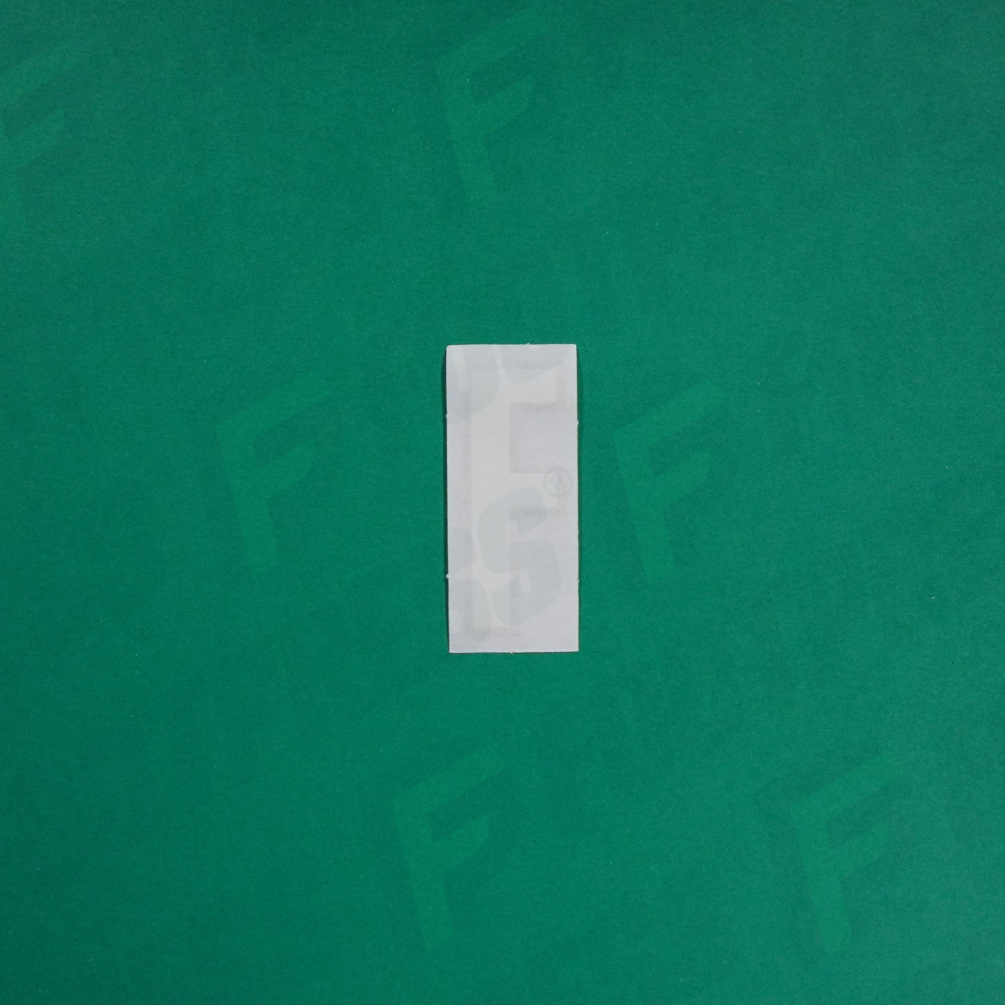 Flocage Officiel -	Lettres petites fines, Blanc / Doré (face arrière doré)