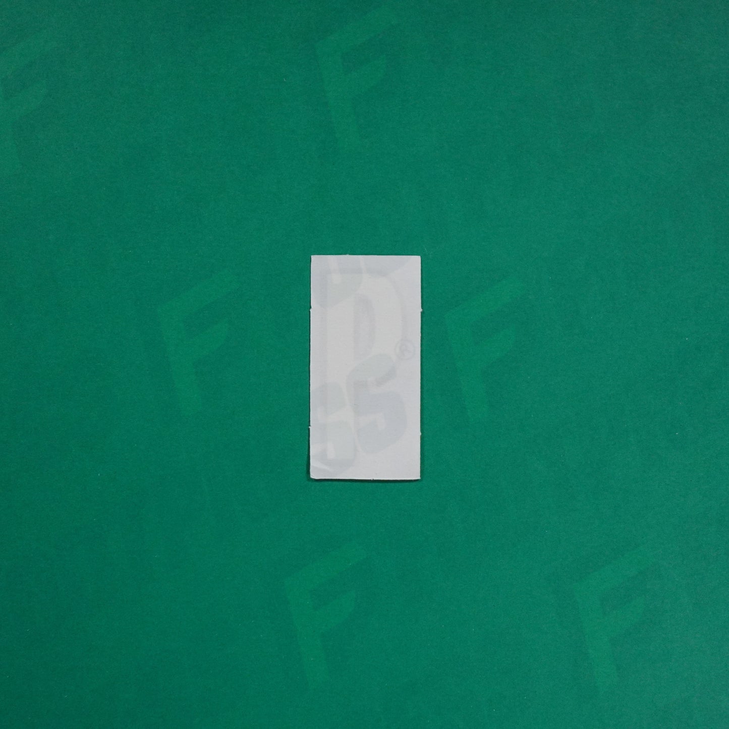 Flocage Officiel -	Lettres petites fines, Blanc / Doré (face arrière doré)