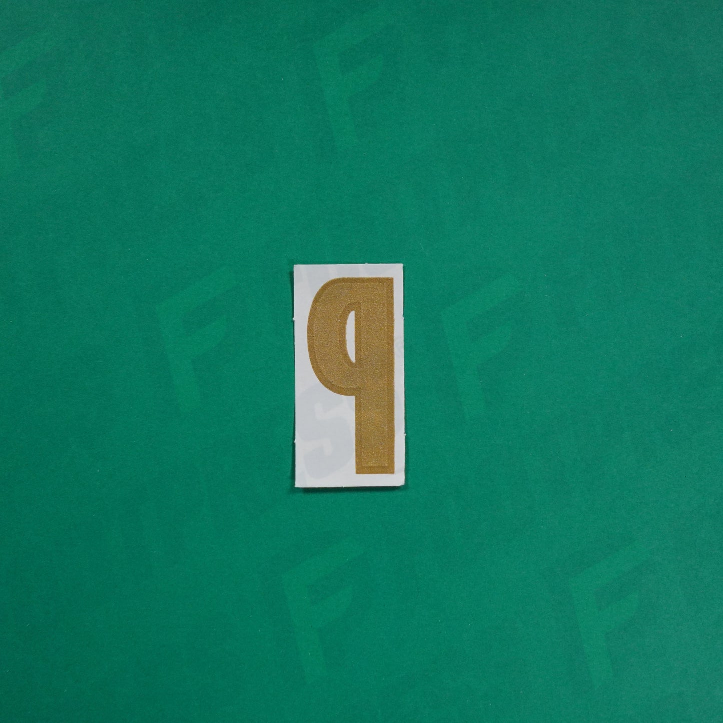 Flocage Officiel -	Lettres petites fines, Blanc / Doré (face arrière doré)