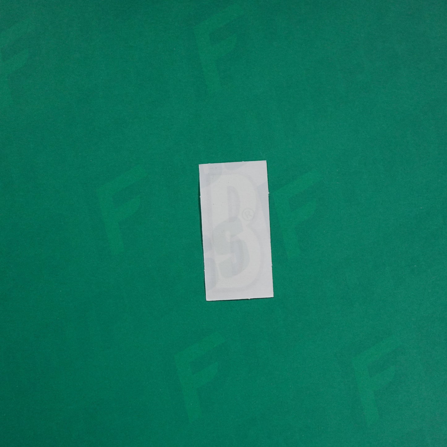 Flocage Officiel -	Lettres petites fines, Blanc / Doré (face arrière doré)